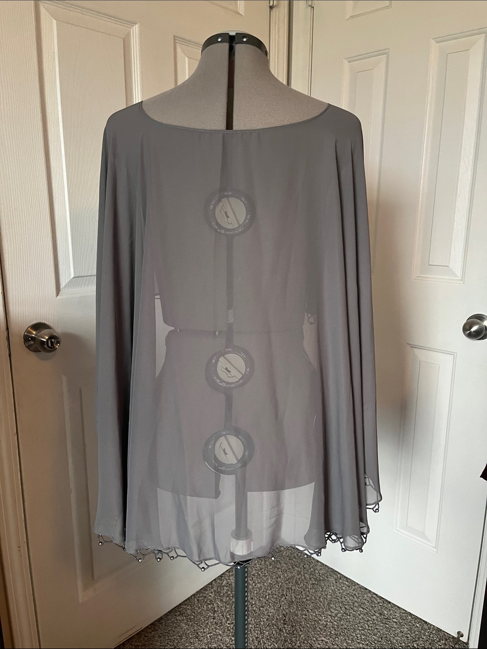 Handmade Beaded Chiffon Capelet with Natural Pearls, Grey, One Size - Picture 3 of 5